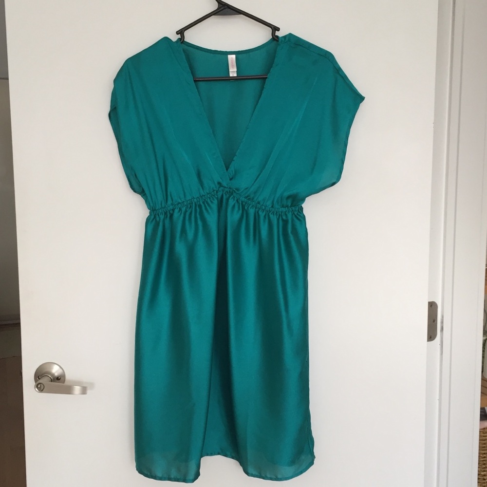 Teal tunic, silky with a sheen, size medium